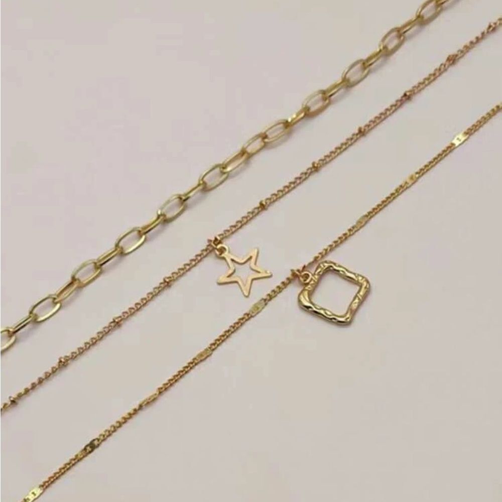 Gold Square Star Layered Necklace - Picture 3 of 3